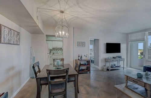 Marco Island Condo | New Listing! Available Jan Feb 2026! Gorgeous renovated unit!