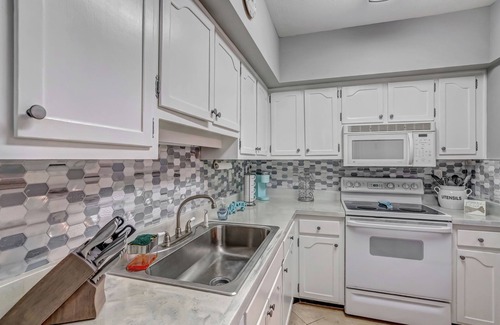 Marco Island Condo | New Listing! Available Jan Feb 2026! Gorgeous renovated unit!