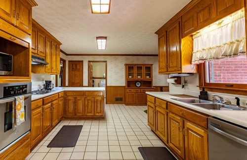 Ball Ground House | NEW LISTING! Ball Ground Estates (4-Bedroom Home) - Pets Allowed by RedAwning