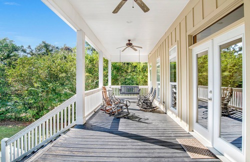 Fairhope House | NEW LISTING! Bayfront, Spacious 6-bedroom house in delightful Fairhope