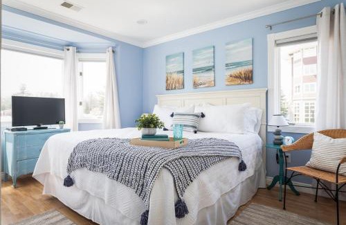 Traverse City Apartment | New Listing Beach Bliss 211! Stunning bay view