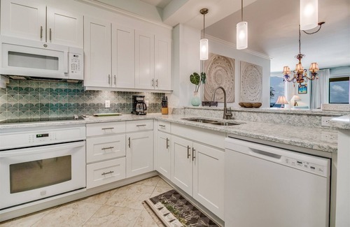 Ono Island Condo | NEW LISTING! Beach Colony West 9B - Indoor Pool - HASSLE-FREE CHECK OUT