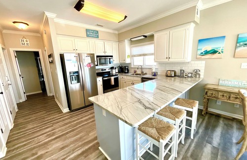 Alabama Gulf Coast House | New Listing! Beachfront in Morgantown