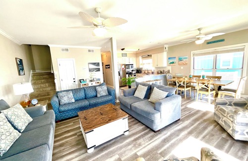 Alabama Gulf Coast House | New Listing! Beachfront in Morgantown