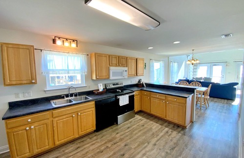 Southpointe House | New Listing! Beachfront in Fort Morgan