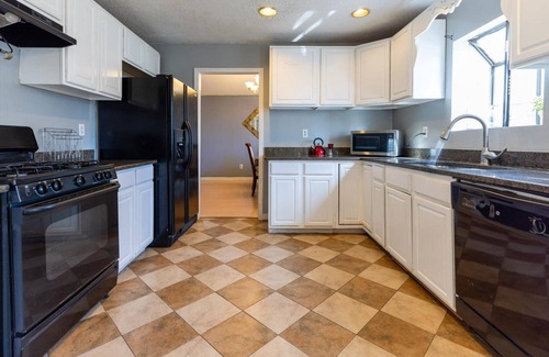 Snellville House | New Listing! Budget Lakeside Hideaway with Rustic Charm | Fishing and Community Pool
