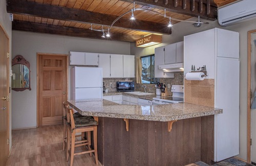 Leavenworth Cabin | New Listing- Close to Hiking, Hot Tub, Views, WIFI