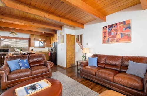 Florence House | New Listing! Cozy beachfront home on famed Heceta Beach, amazing sunsets