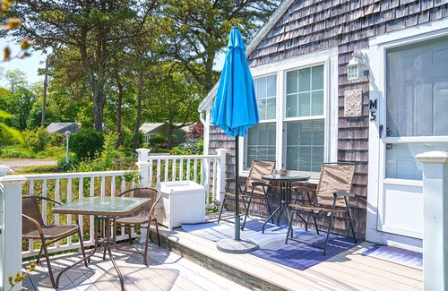 Hyannis Apartment | [New Listing] Cozy Studio near the Beach and Main Street - Captain Gosnold - M5