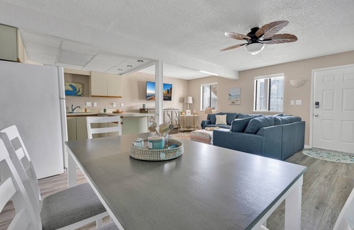 Caine Woods Condo | New Listing! Cute 2 bedroom, 2 bath condo in desirable North OC