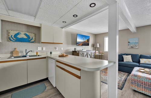 Caine Woods Condo | New Listing! Cute 2 bedroom, 2 bath condo in desirable North OC