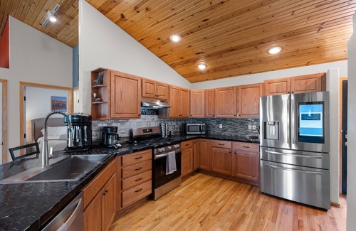 Woodland Park House | New Listing! Epic Game Room | Panoramic Mountain Views | Minutes to Trails