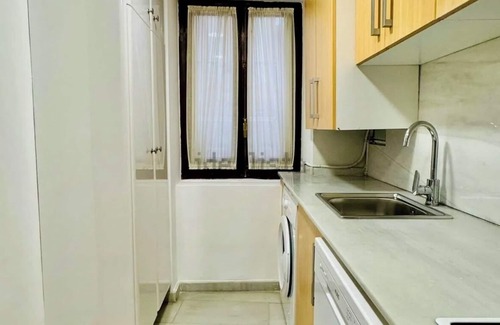 Ciutat Vella Apartment | NEW Listing Flat Stiyled 1-bedroom apartment with AC, WiFi in Center València