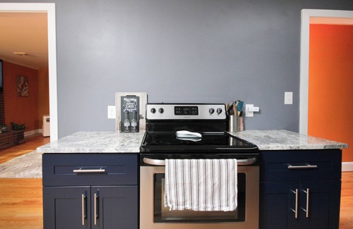 Lynchburg House | New Listing, Fresh 3-bedroom 2bath mid-term rental