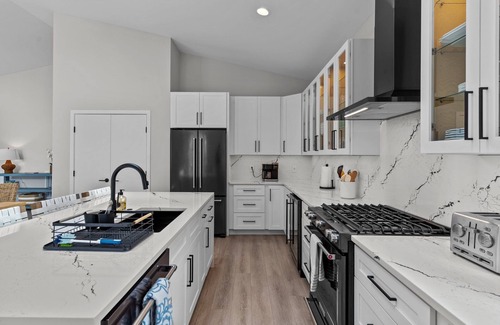 North Carolina Coast House | New Listing - High end home with private heated pool and spa, dog friendly