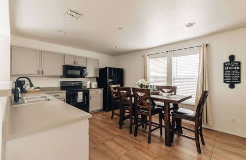 San Antonio House | NEW LISTING-HOME near Seaworld and UTSA