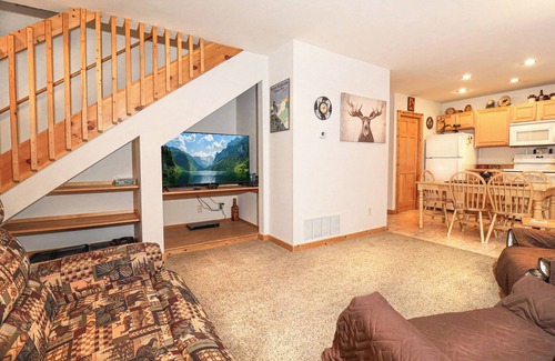 Grand Lake House | NEW listing in Lemmon Lodge with private sand beach on Grand Lake!