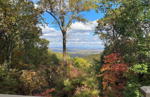 Big Canoe House | New Listing In Popular Big Canoe - Stunning Mountain View!