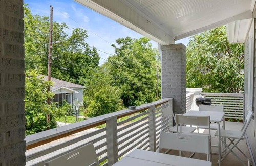 Pittsburgh House | New Listing Large Home Near Mercedes Benz Stadium Sleeps 12 Coffee BBQ AC Parking