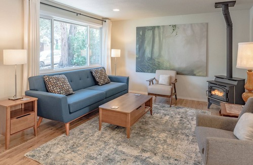 Larkspur House | New Listing! Lovely Bend home in central location ~ Fireplace