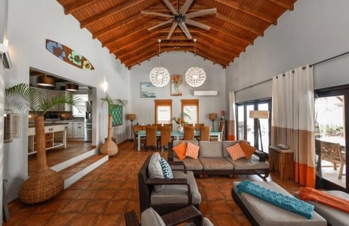 Opal House | NEW LISTING! Luxury 5 BD/5 BATH Home with pool, close to Aruba's Best Beaches