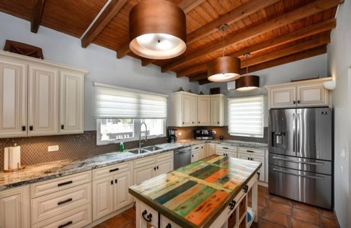 Opal House | NEW LISTING! Luxury 5 BD/5 BATH Home with pool, close to Aruba's Best Beaches