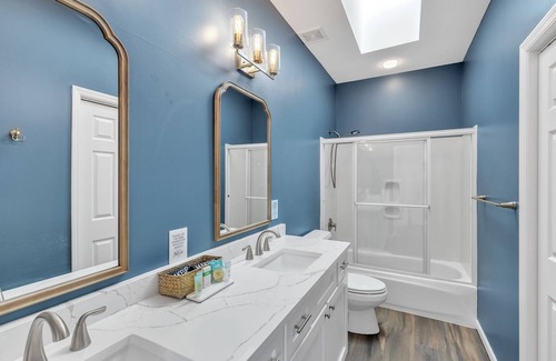 Saint Albans House | NEW LISTING! Luxury Golf Retreat with HOT TUB Near Dreamy Wedding Venues by RedAwning