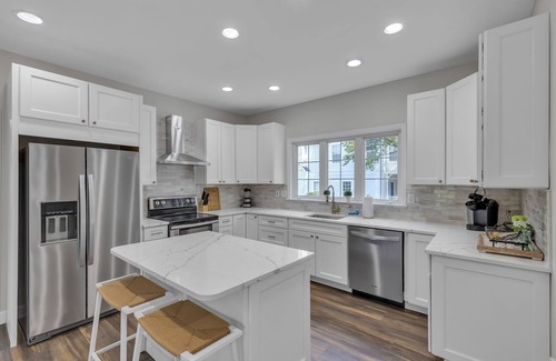 Saint Albans House | NEW LISTING! Luxury Golf Retreat with HOT TUB Near Dreamy Wedding Venues by RedAwning
