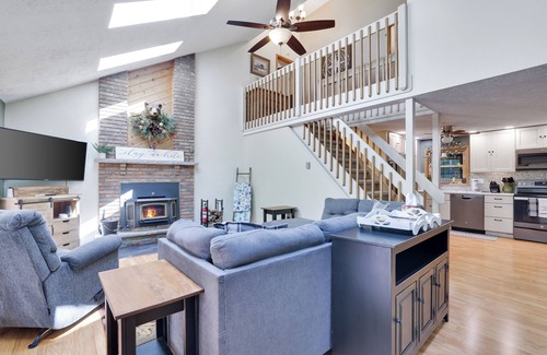 Lake Ariel Ski Chalet | New Listing: On the Rocks in the Hideout