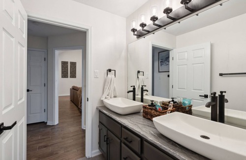 Ellendale House | NEW LISTING! Plush Memphis Getaway w/ Pool and Lush Gardens by RedAwning