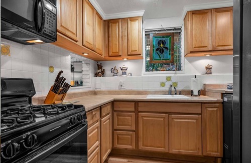 Hollywoodland House | New Listing Promo! Experience The Hollywood Hills Views