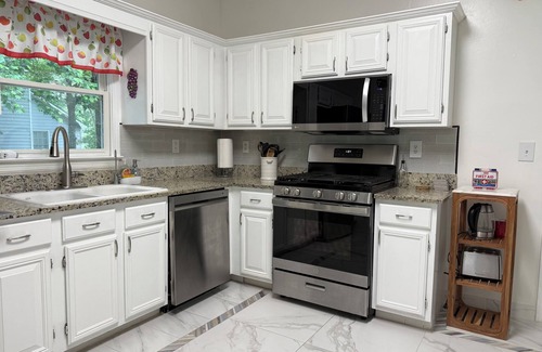 Dallas House | New Listing! Relax & Recharge