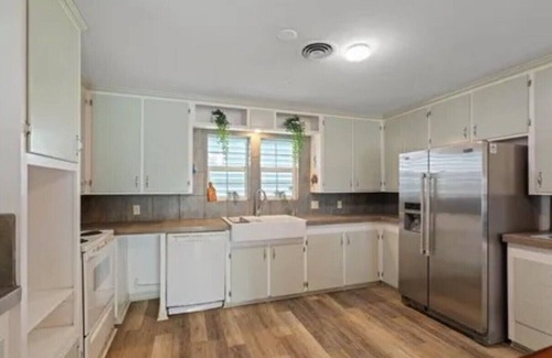 Rockport House | NEW LISTING Rockport Canal House & Cottage with boat ramp
