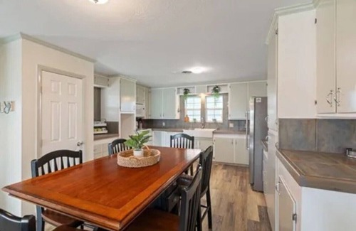 Rockport House | NEW LISTING Rockport Canal House & Cottage with boat ramp