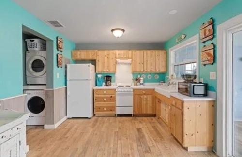 Rockport House | NEW LISTING Rockport Canal House & Cottage with boat ramp