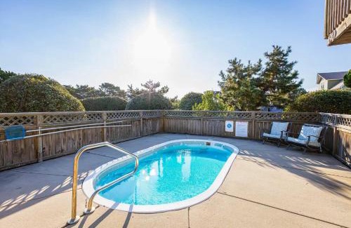 Duck House | New Listing Semi Ocean Front with Pool & Hot Tub