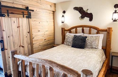 Silvercreek House | New Listing - Slopeside condo with Private Hot Tub