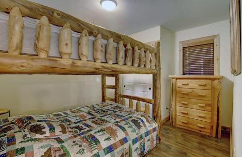 Silvercreek House | New Listing - Slopeside condo with Private Hot Tub