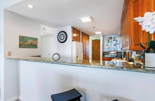 Kahana Condo | New Listing- Spacious, Remodeled Direct Beachfront with A/C & on Sandy Beach