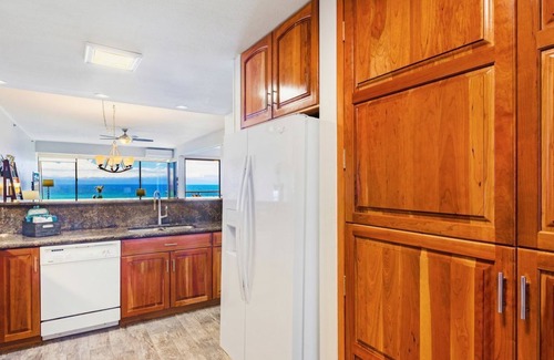 Kahana Condo | New Listing- Spacious, Remodeled Direct Beachfront with A/C & on Sandy Beach