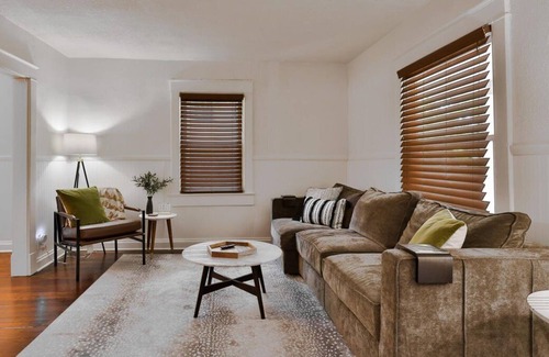 Rosedale House | NEW LISTING SPECIAL: West Plaza's best kept secret!