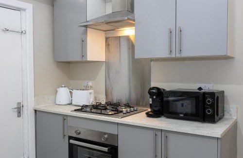 Levenshulme House | New listing - Stunning 3 Bedroom Levenshulme Home Sleeps 7