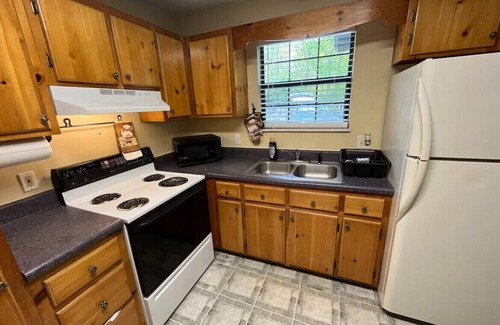 Seymour Cabin | NEW LISTING! TRANQUIL TWIN CABINS 2BR/1BA-EACH! PERFECT SMOKY MOUNTAIN RETREAT!