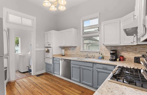 Milan Apartment | New Listing* Uptown Charm! EZ Streetcar Access