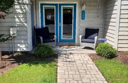 North Myrtle Beach Condo | New Listing! Ground Floor, Elegant 2 Bedroom Condo minutes from the beach.