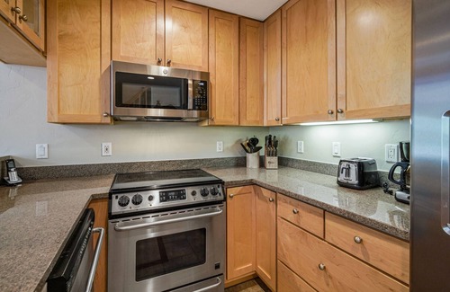 Peak 9 Condo | New Listing! Walk To Ski, Private Hot Tub, Fitness Room, Garage, Great Views