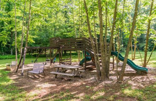Dahlonega House | New Listing! Wine Country Retreat - 2 Bed, Hot Tub