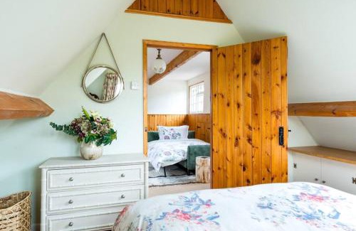 Winterbourne Stoke House | NEW Little Till - Riverside Cottage nr Stonehenge