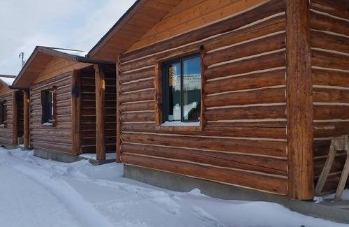 Gardiner Cabin | New log cabin, steps away from Yellowstone