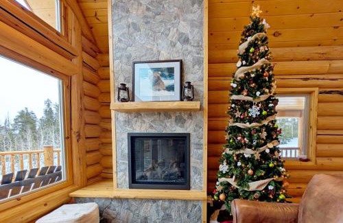 Winter Park Highlands House | New Log Home, Hot Tub For 8, Views!